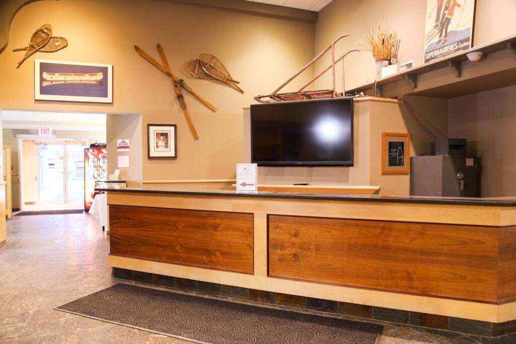 Windtower Lodge Queen Bed Suite-Ugparking&Walking2Dt Canmore Exterior foto