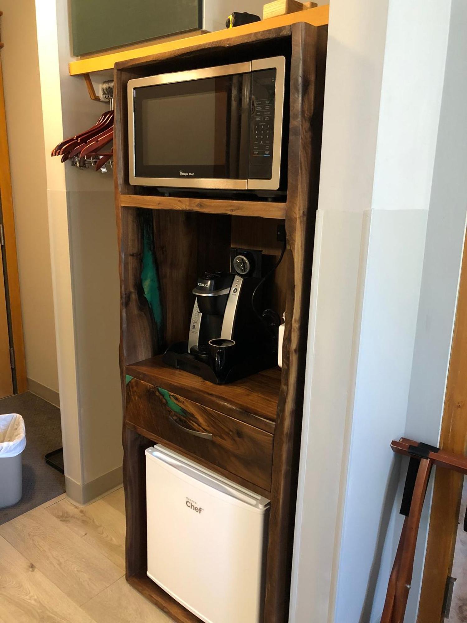 Windtower Lodge Queen Bed Suite-Ugparking&Walking2Dt Canmore Exterior foto